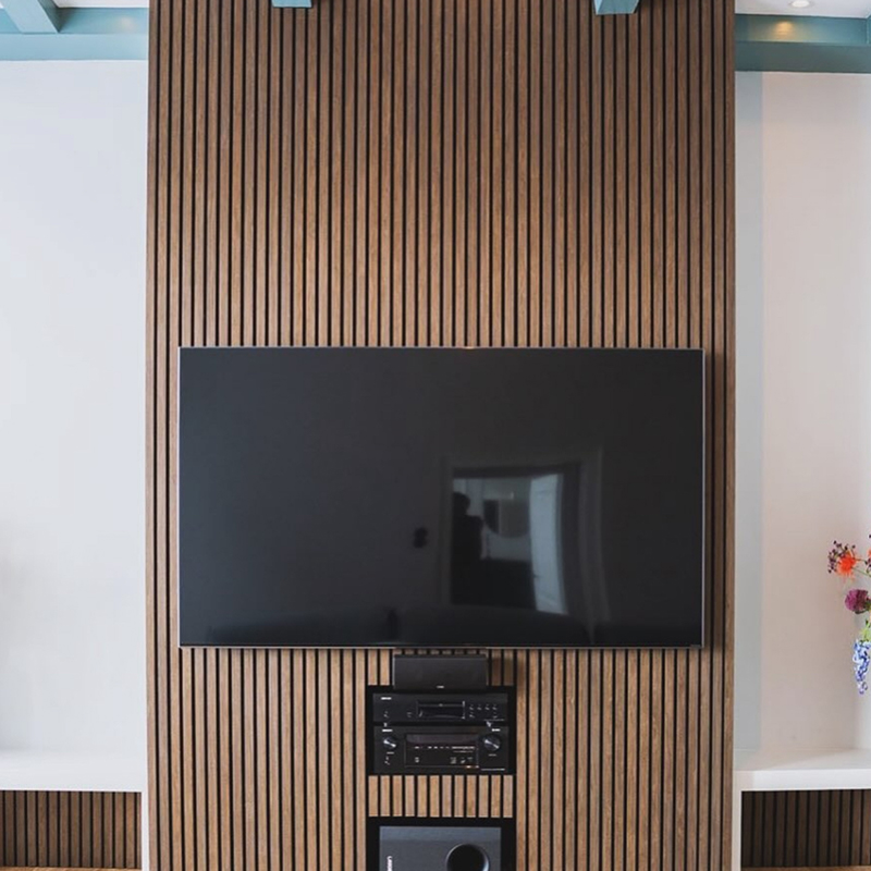 Forskellige materialer Træstrimler Kontordekoration Vægpaneler Rist Lydabsorberende paneler Grafisk design Projektløsning Forskellige materialer Træstrimler Kontordekoration Vægpaneler Rist Lydabsorberende paneler Grafisk design Projektløsning
