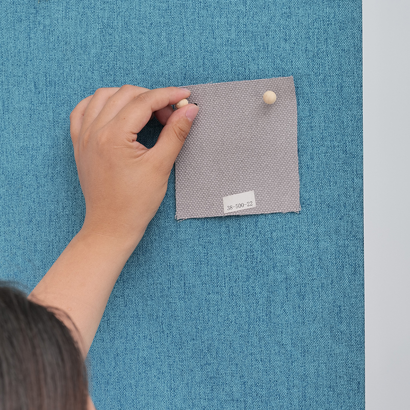 Hvidt skrive-akustisk tavle til kontormødelokale Stof indpakket med magnetisk hærdet glas Støjabsorber med skrivning Hvidt skrive-akustisk tavle til kontormødelokale Stof indpakket med magnetisk hærdet glas Støjabsorber med skrivning